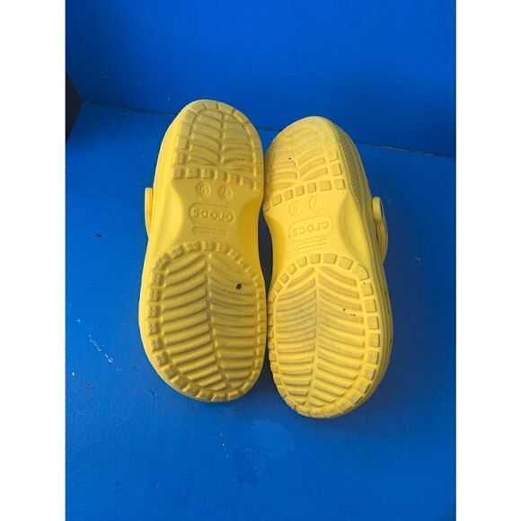 Crocs Unisex Classic Lemon Yellow Size W7/M9 - Picture 4 of 5